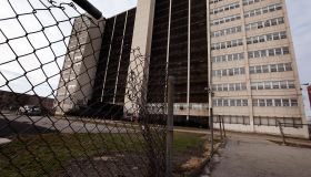 Infamous Chicago Housing Project Cabrini-Green Closes Down
